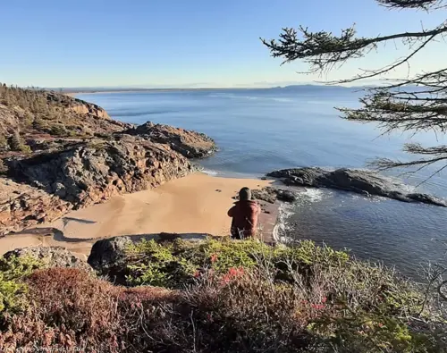 Hotels-Gouverneur-sept-Iles-Randonnée-Bais-des-Tous-nus